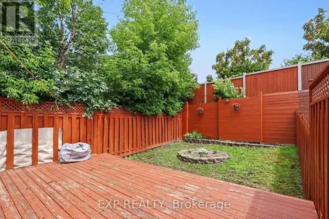 86 Scarlet Court Ottawa ON K1T 3R6