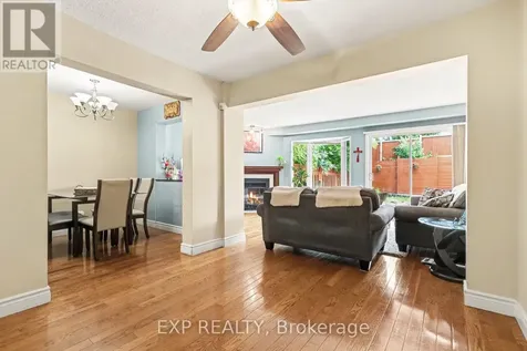 86 Scarlet Court Ottawa ON K1T 3R6