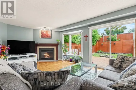 86 Scarlet Court Ottawa ON K1T 3R6