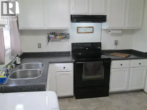 30 Regency Drive Chatham ON N7L 4E8