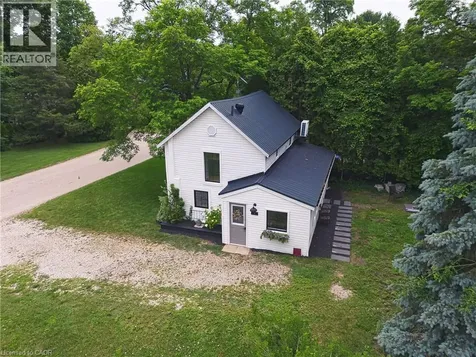 4 Elizabeth Street Bayfield ON N0M 1G0