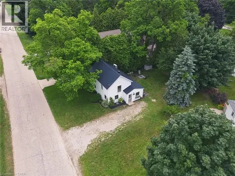 4 Elizabeth Street Bayfield ON N0M 1G0