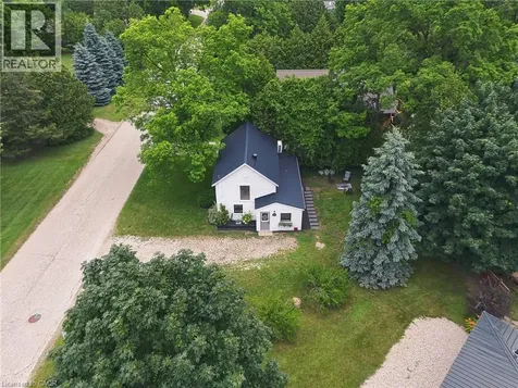 4 Elizabeth Street Bayfield ON N0M 1G0