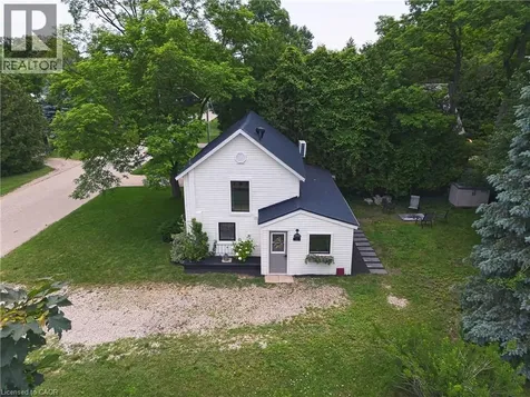 4 Elizabeth Street Bayfield ON N0M 1G0