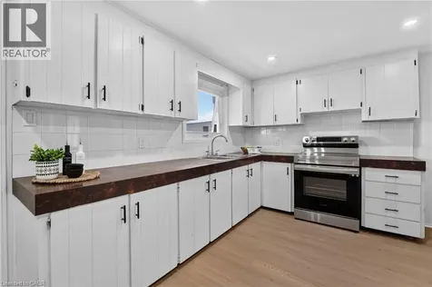 39 Beechwood Avenue Hamilton ON L8L 2S5