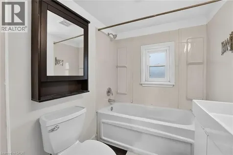 39 Beechwood Avenue Hamilton ON L8L 2S5