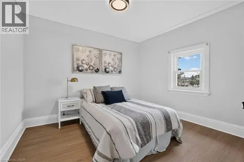 39 Beechwood Avenue Hamilton ON L8L 2S5