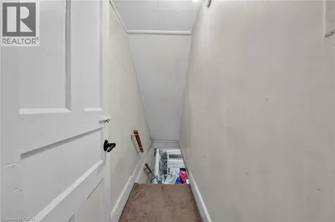 39 Beechwood Avenue Hamilton ON L8L 2S5
