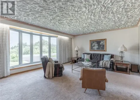 741 Dominion Drive Hanmer ON