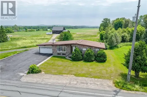 741 Dominion Drive Hanmer ON
