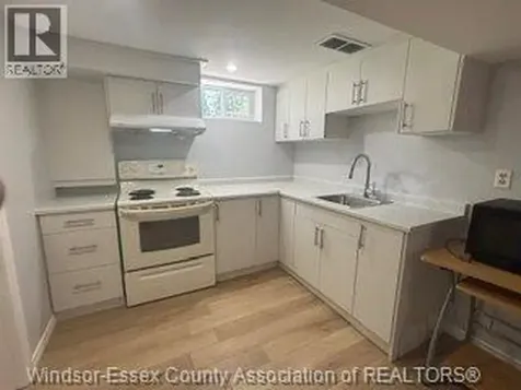 3331 Maisonneuve Windsor ON N9E 1Y6
