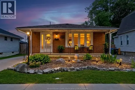 1491 Ellrose Avenue Windsor ON N8Y 3X4