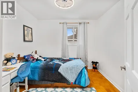 1491 Ellrose Avenue Windsor ON N8Y 3X4