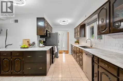 1491 Ellrose Avenue Windsor ON N8Y 3X4