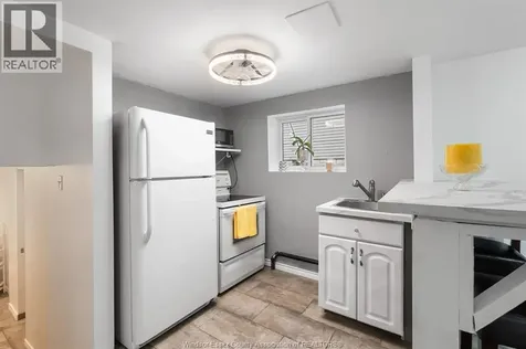 1491 Ellrose Avenue Windsor ON N8Y 3X4