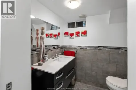 1491 Ellrose Avenue Windsor ON N8Y 3X4