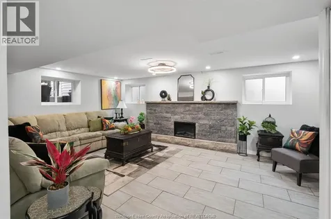 1491 Ellrose Avenue Windsor ON N8Y 3X4