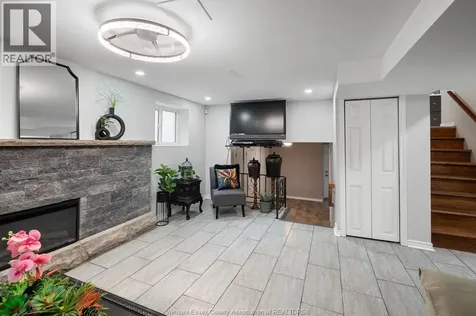 1491 Ellrose Avenue Windsor ON N8Y 3X4