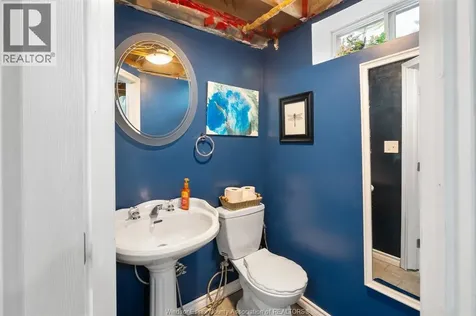 1491 Ellrose Avenue Windsor ON N8Y 3X4