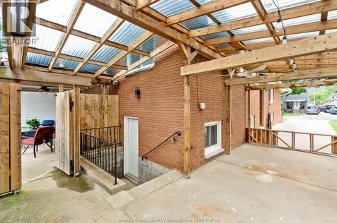 1491 Ellrose Avenue Windsor ON N8Y 3X4
