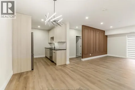 705 Grand Marais Windsor ON N8X 3H8