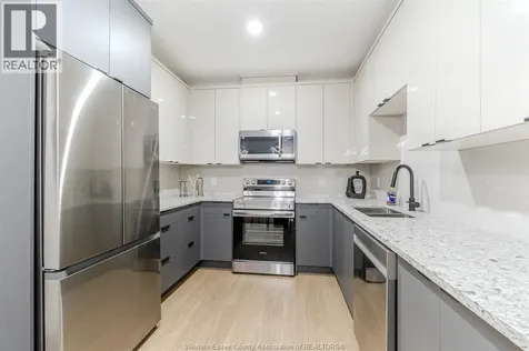 705 Grand Marais Windsor ON N8X 3H8