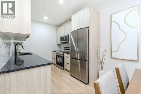 705 Grand Marais Windsor ON N8X 3H8