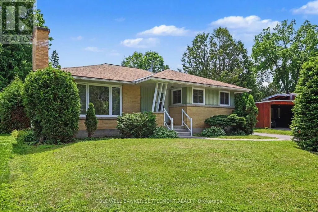 6 Glenview Crescent Perth ON K7H 2L2