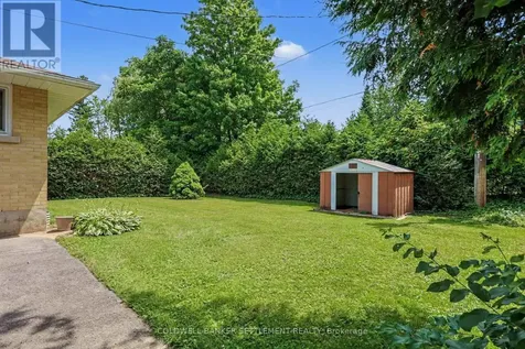 6 Glenview Crescent Perth ON K7H 2L2