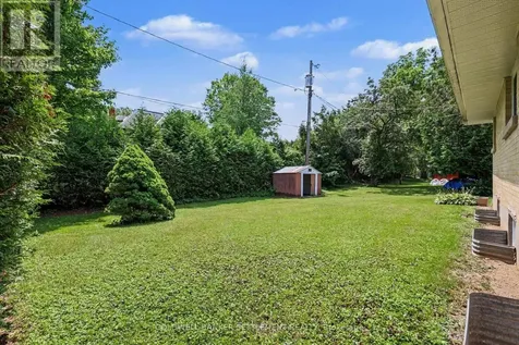 6 Glenview Crescent Perth ON K7H 2L2