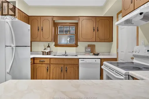 947 Bruce Avenue Windsor ON N9A 4X8