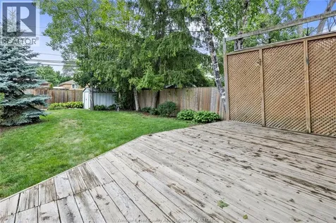 947 Bruce Avenue Windsor ON N9A 4X8