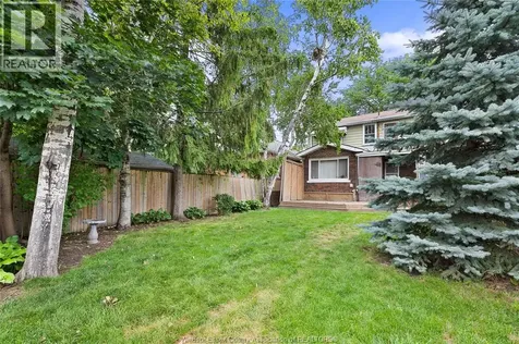 947 Bruce Avenue Windsor ON N9A 4X8