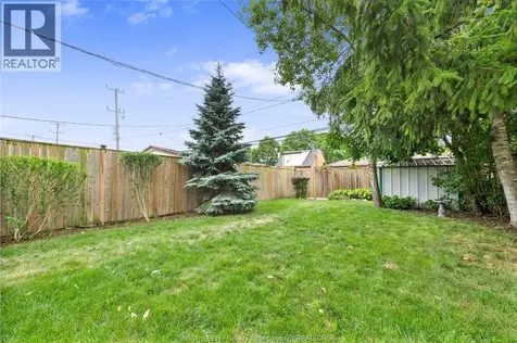 947 Bruce Avenue Windsor ON N9A 4X8