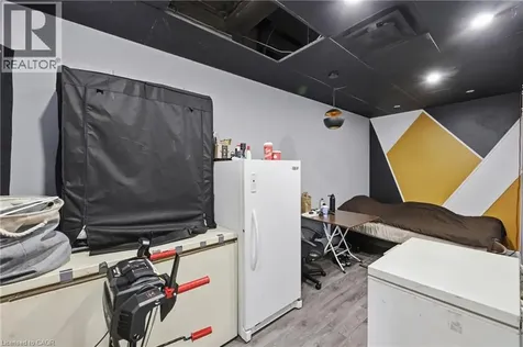 239 York Boulevard Hamilton ON L8R 1Y7