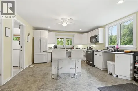 633 Point Abino Road South Ridgeway ON L0S 1N0