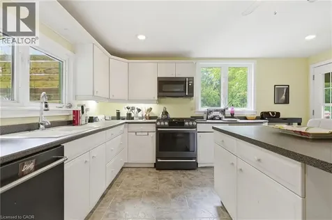 633 Point Abino Road South Ridgeway ON L0S 1N0