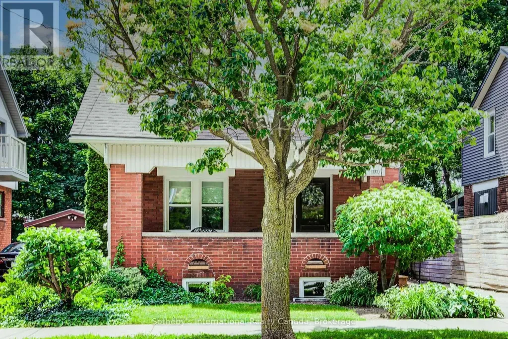 151 Esson Street Waterloo ON N2L 1Z9