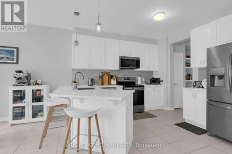104 Unity Place Ottawa ON K2S 2Y8