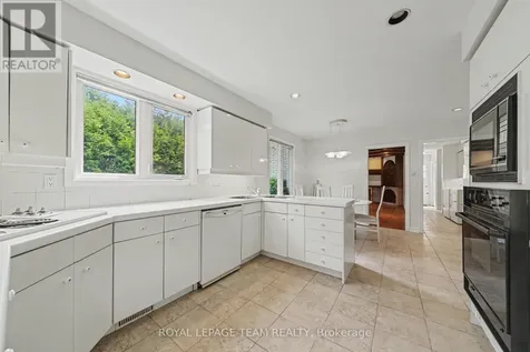 907 Dresden Crescent Ottawa ON K2B 5H8