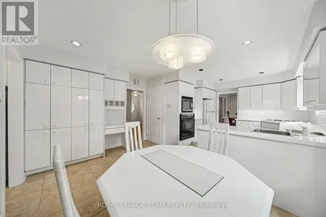 907 Dresden Crescent Ottawa ON K2B 5H8