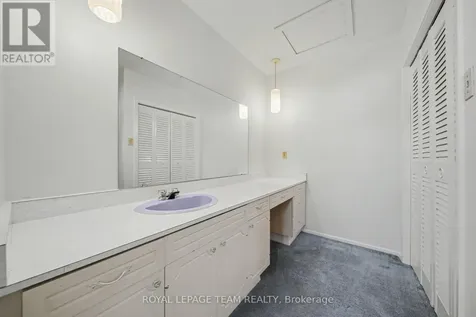 907 Dresden Crescent Ottawa ON K2B 5H8
