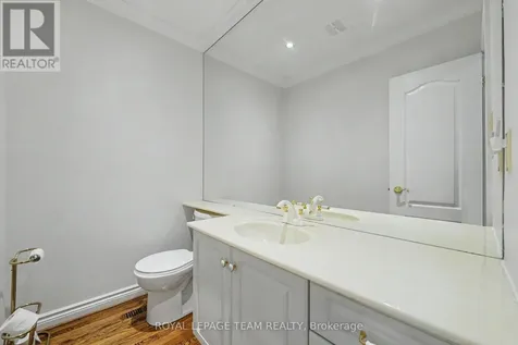 907 Dresden Crescent Ottawa ON K2B 5H8