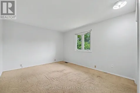 907 Dresden Crescent Ottawa ON K2B 5H8