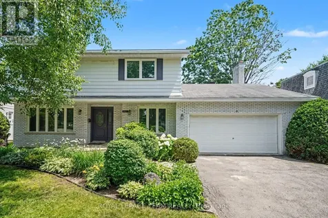 907 Dresden Crescent Ottawa ON K2B 5H8