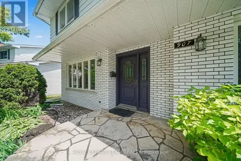 907 Dresden Crescent Ottawa ON K2B 5H8