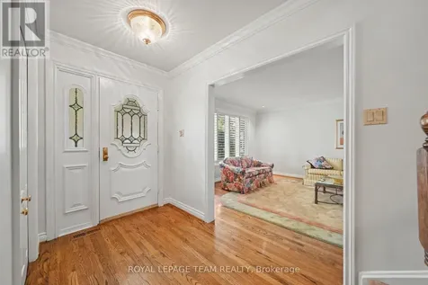 907 Dresden Crescent Ottawa ON K2B 5H8