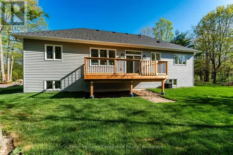 62 Rue Vanier Tiny ON L9M 0J2