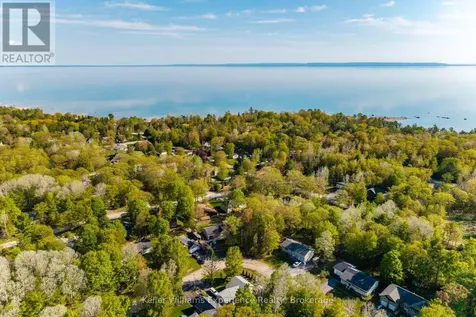 62 Rue Vanier Tiny ON L9M 0J2