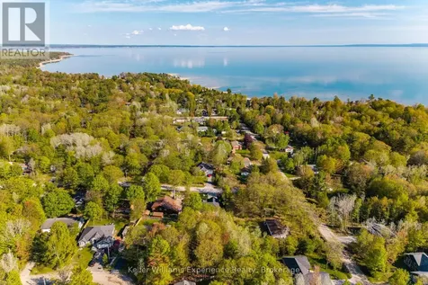 62 Rue Vanier Tiny ON L9M 0J2